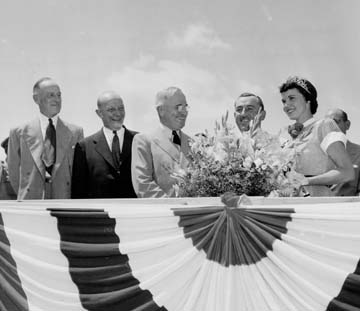 Senator Tydings, William Preston Lane, President Truman, Mayor D'Alesandro, Miss Maryland (Jean Crowe)