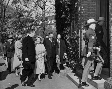 The Queen Mother visits Annapolis