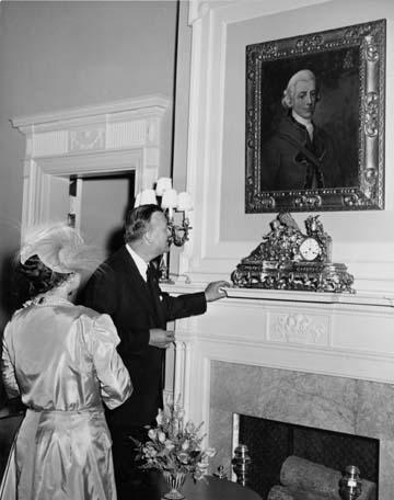 The Queen Mother visits Annapolis