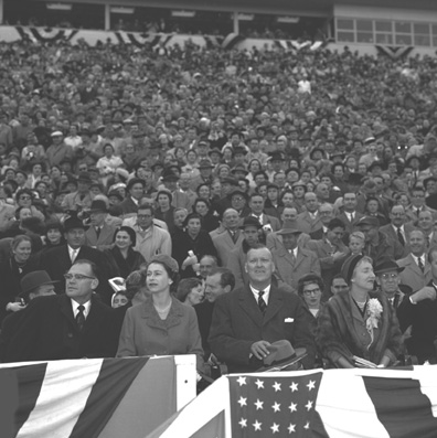 Theodore McKeldin and Queen Elizabeth in crowd