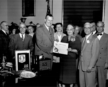 Governor McKeldin and visitors