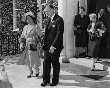 Queen Mother visits Annapolis