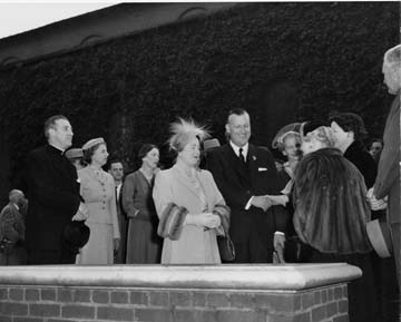 Queen Mother visits Annapolis