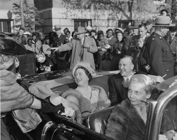 Queen Mother visits Annapolis