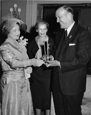 Queen Mother visits Annapolis